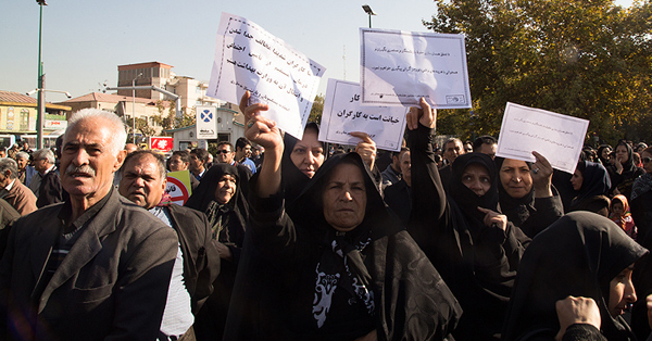تجمع اعتراضی بیش از 5هزار کارگر در مقابل مجلس ارتجاع